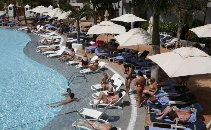 MOCIÓN IMPLEMENTAR TASA&nbsp;TURÍSTICA